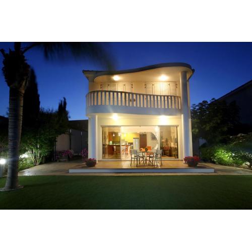 Chelidonia Larnaca Seafront Villa