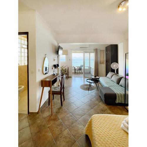 Chelona - Coastal Apartment