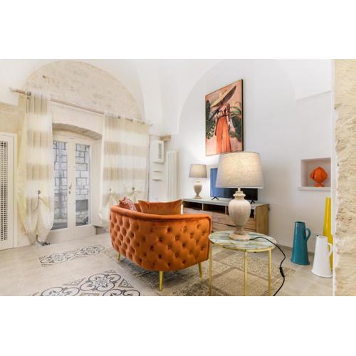 Chesterfield Design Apartment by Wonderful Italy