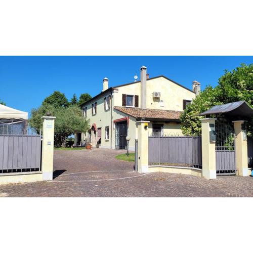 CHEZ BARNIE favoloso appartamento privato in villa a 800mt INGRESSO FIERA RIMINI