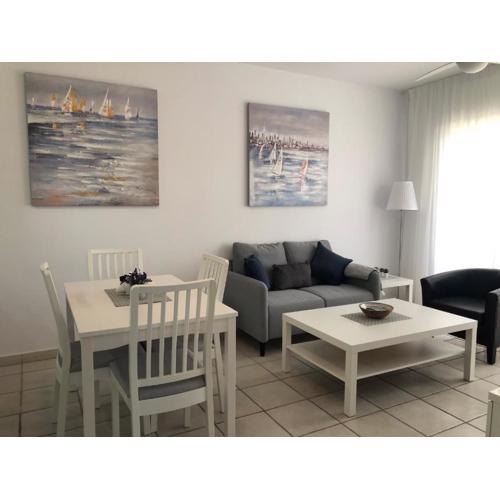 Chic 1BR Apt with Pool - Shops & Restaurants Nearby