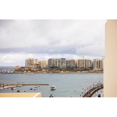 Chic 1BR Retreat in St Julian\