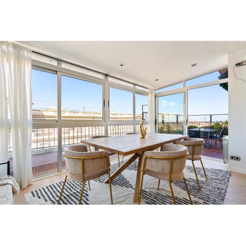 Chic 3br Retreat With Private Terrace