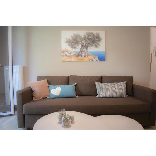 Chic and Minimal apartment close to Thissio Metro