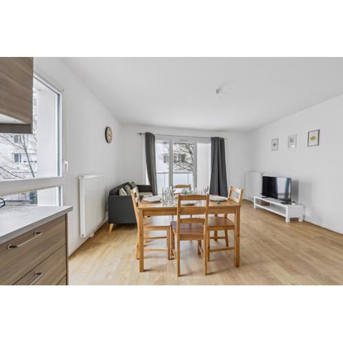 chic apart with terace and parking