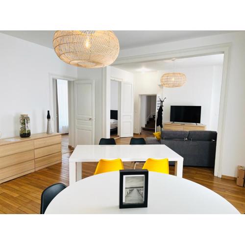 CHIC Appartement Type 4 / Parking Privé