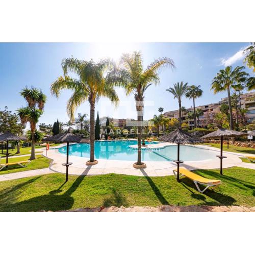Chic garden flat 5min from beach