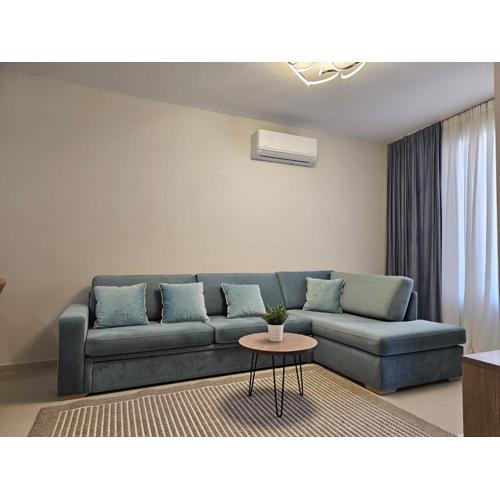 Chic Holiday Apartment with Balcony