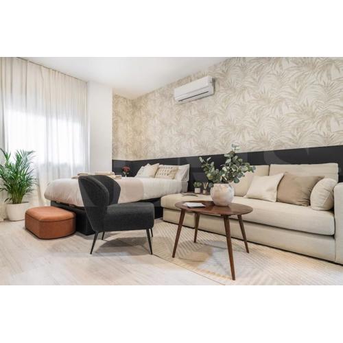 Chic intimate studio in the heart of Malaga by REMS