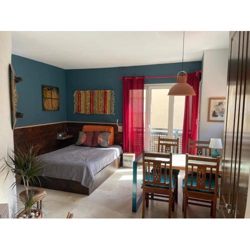 Chic & Practical Studio, 5 min to center & beach