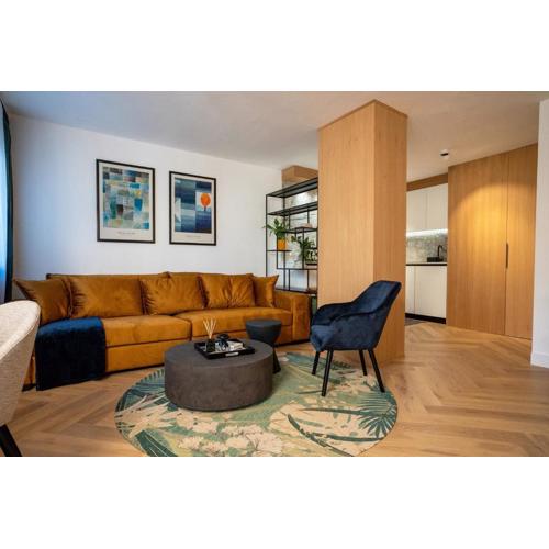 Chic Pula Escape