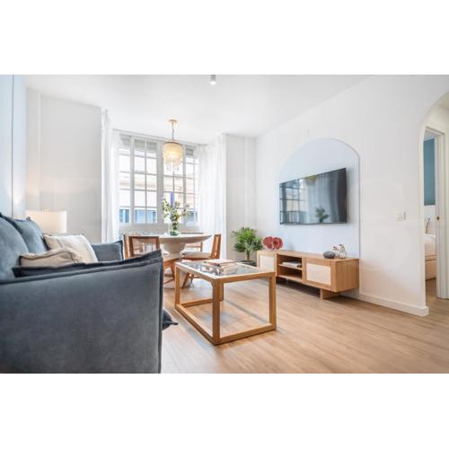Chic quiet apartment near the center by REMS