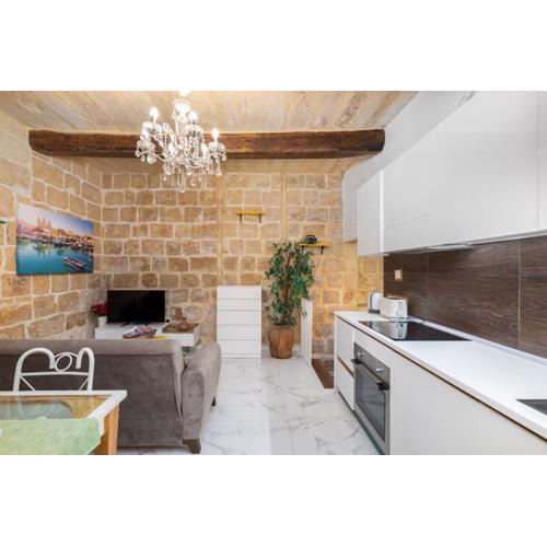 Chic, Stylish 1 Bedroom Maisonette - Close to Valletta