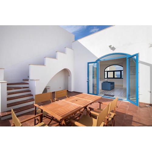Chic, Stylish Traditional Townhouse with Terrace - St. Paul’s Bay