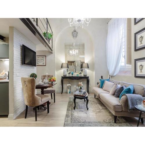Chic suite, Steps from Torre Guinigi