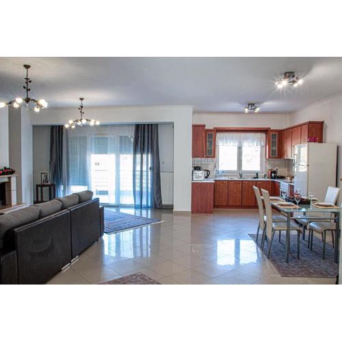 Chloe Maxi Apt 110sqm