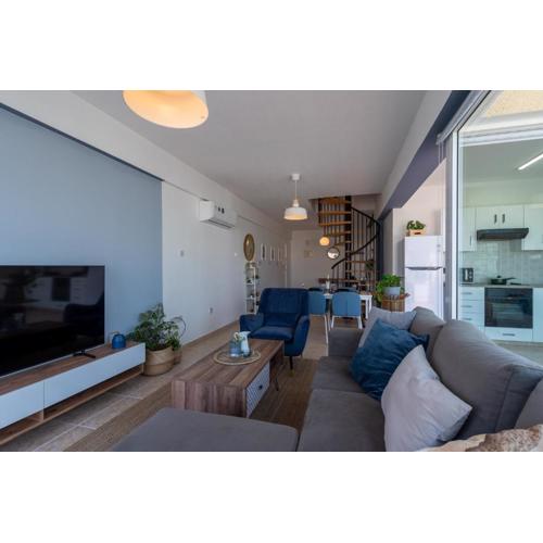 Chloris 3- Bedroom Apartment W/Pool in Larnaca