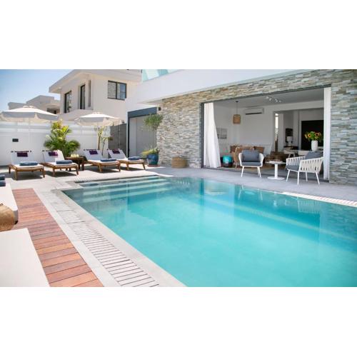 Chris Le Mare Gold Luxury Villa