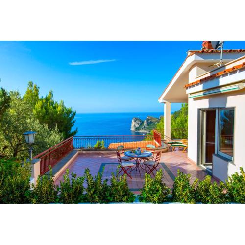 Christa Guest House