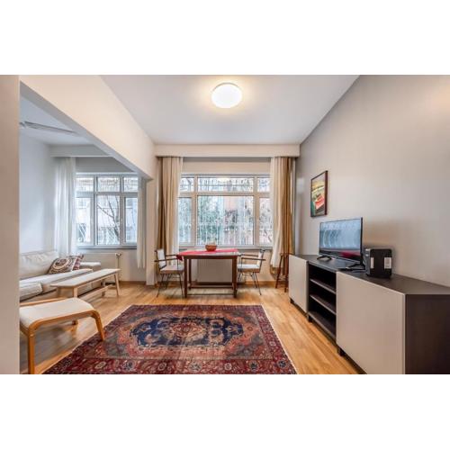 Cihangir Charm:Sunny 1BR Retreat
