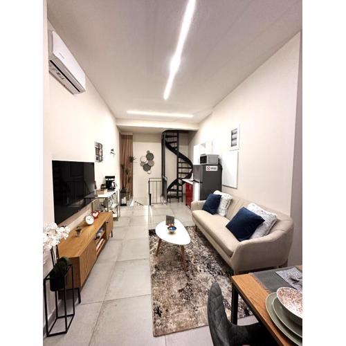 City Center Acropolis area Maisonette Modern House
