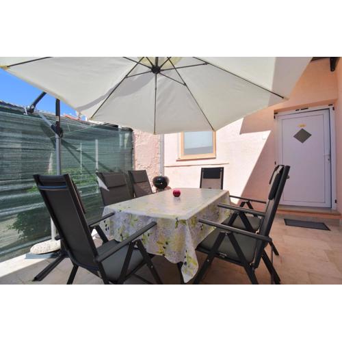 City Centre Apartment with terrace 2