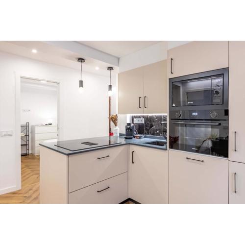 City Charm - Stylish 3BD in Malaga Centro
