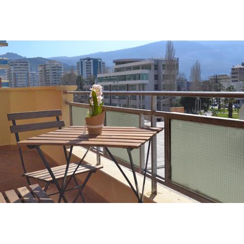 City & Harbour at the Door 2 Bedrooms Partial Seaview