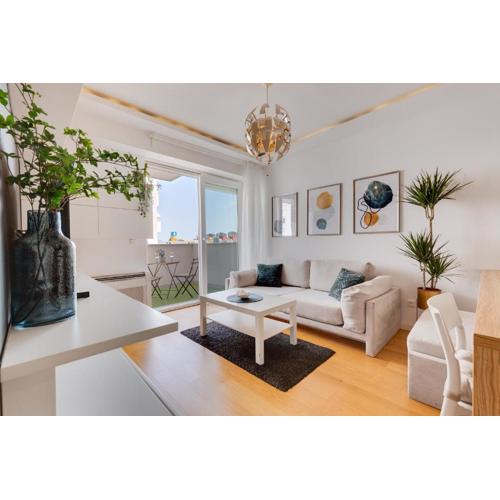 City Lux Apartment 1- with garage and balcony