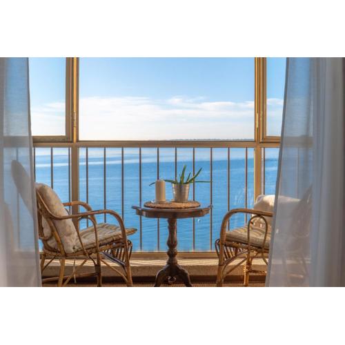 City Vibes Apartment with Balcony and Spectacular View