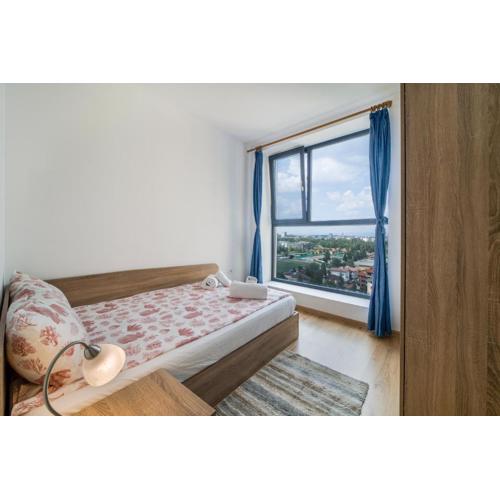 City View Apartment + Parking