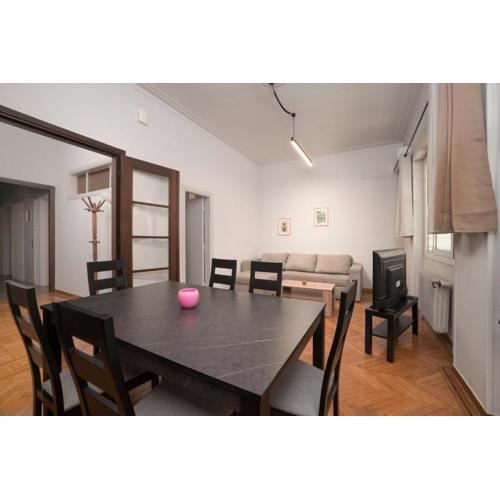 Cityscape 2BA close to Archeological Museum and metro