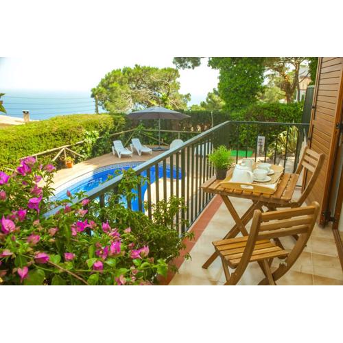 CL12 Magnificent villa with beautiful sea views