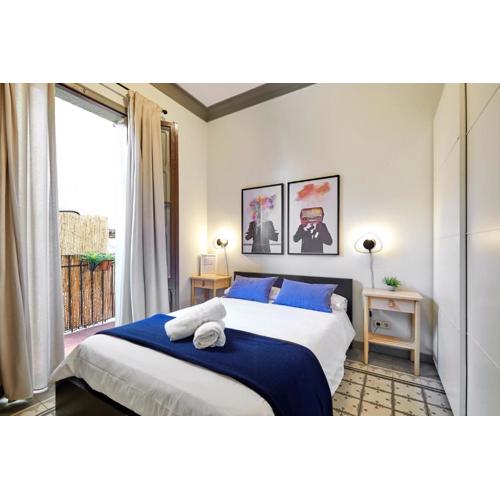 Classic catalan family apartment with balcony by Maison Piñata