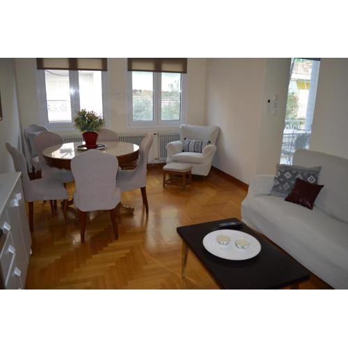 Classy apt. Sokratous