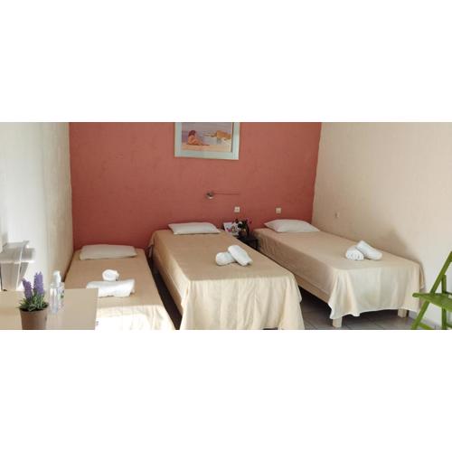 CLEO ROOM WITH YARD IN MALIA 250m FROM THE BEACH