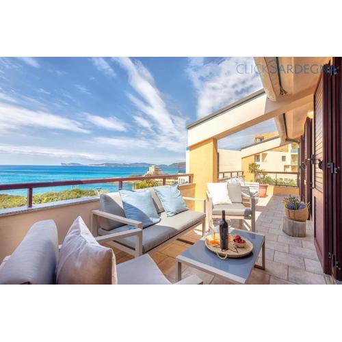 ClickSardegna Attic Vittoria with terrace facing the sea and parking space