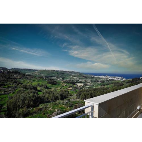 Cliff Edge Apartment in Xaghra
