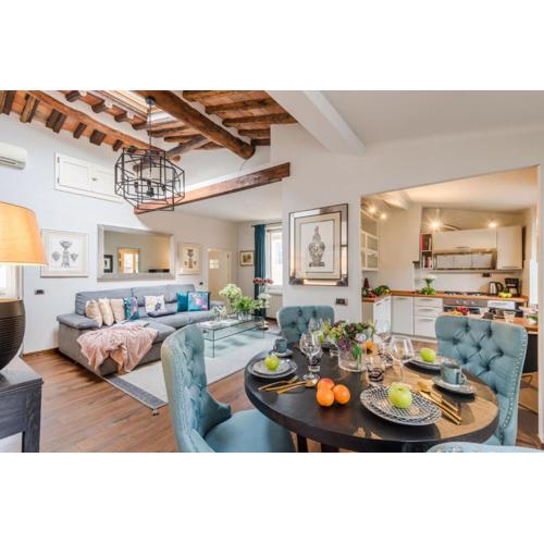 ClockTower Penthouse, 4th floor apartment with Terrace Lucca