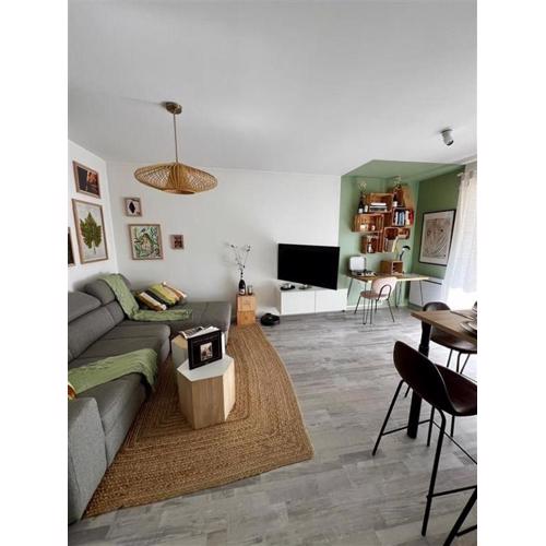 Clovis - Hypercentre avec balcon et parking