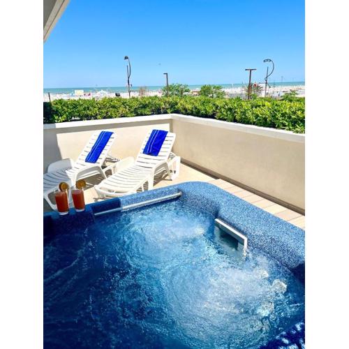 Club House Hotel