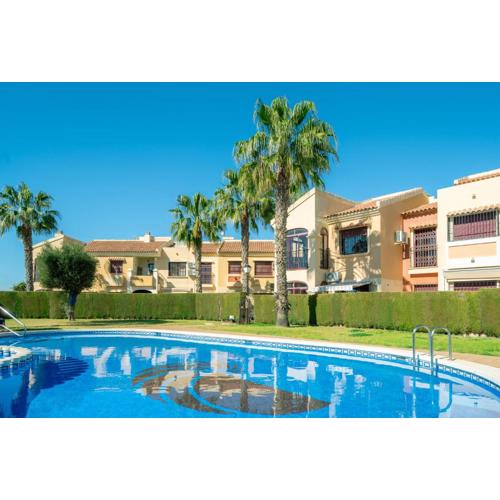 Club Salino Hideaway-Your Peaceful Retreat with Pool in Torrevieja