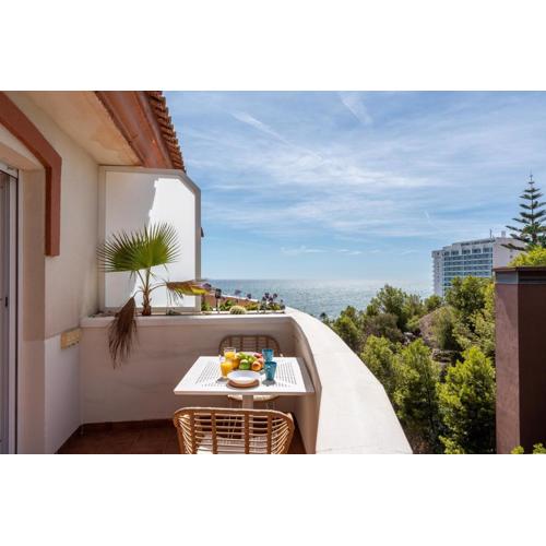 COASTAL PARADISE 3bed , POOL , SEA VIEWS!