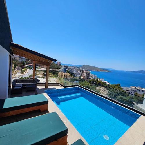 Coastal Retreat Paradise and Sunset View from the private pool