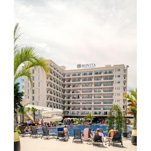 Coastline Luxury Apart Hotel