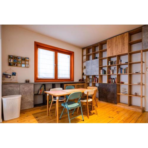 Colorful Getaway right next to NDK by Flat Mаnager