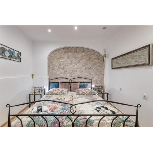 Colosseum Apartment