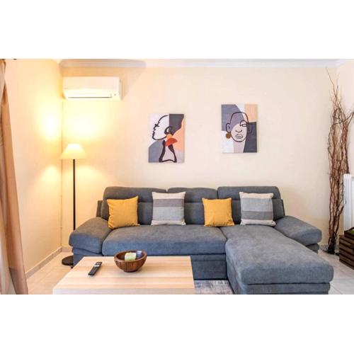 Colourful and bright apt in Kallithea