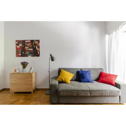 Colourful apartment under the Acropolis