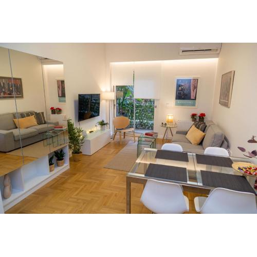 Comfort & Elegance in Kolonaki - 2BD Apt